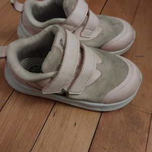 Nike kids girls sneakers